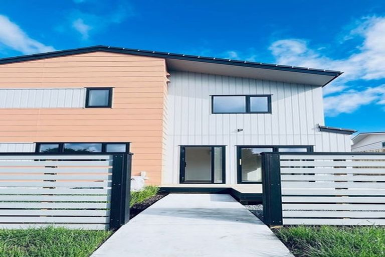 Photo of property in 4 Medina Place, Half Moon Bay, Auckland, 2012