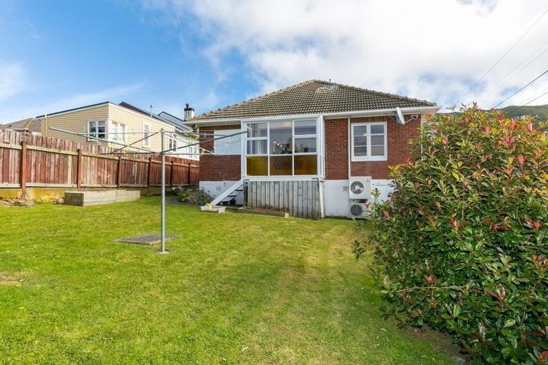 Photo of property in 8 Elliott Street, Johnsonville, Wellington, 6037