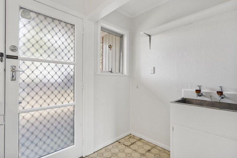 Photo of property in 5a Mckenzie Road, Mangere Bridge, Auckland, 2022