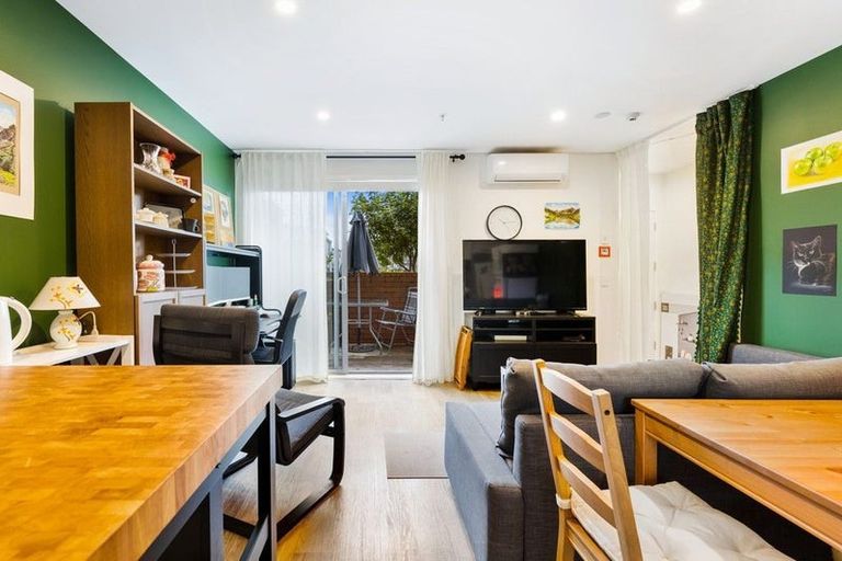 Photo of property in 5/160c Hobsonville Point Road, Hobsonville, Auckland, 0616