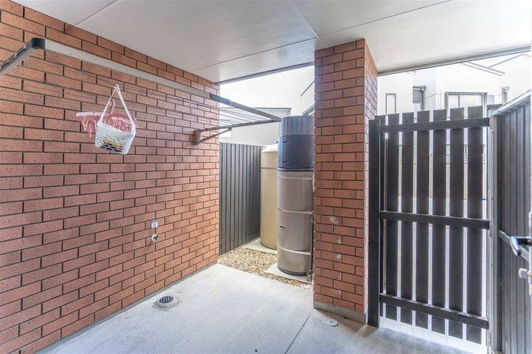 Photo of property in 463 Hobsonville Road, Hobsonville, Auckland, 0616