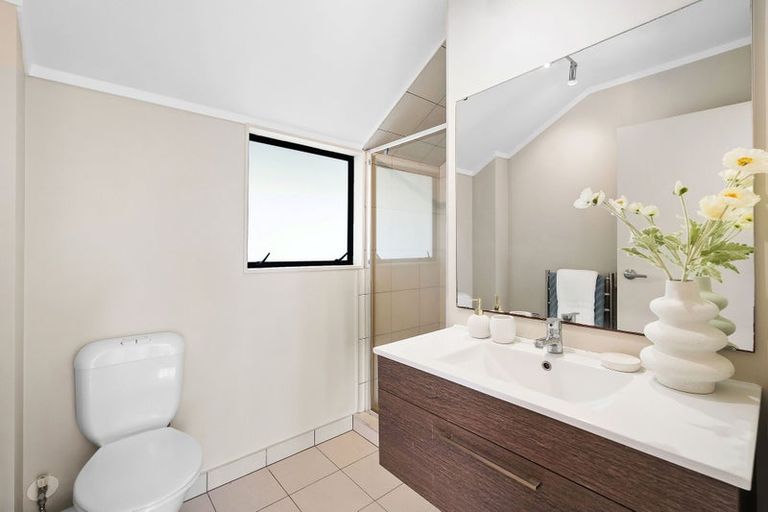 Photo of property in 2/97 Matipo Road, Mairangi Bay, Auckland, 0630