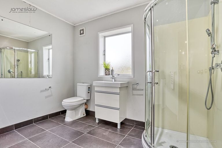 Photo of property in 28 Reynella Drive, Massey, Auckland, 0614