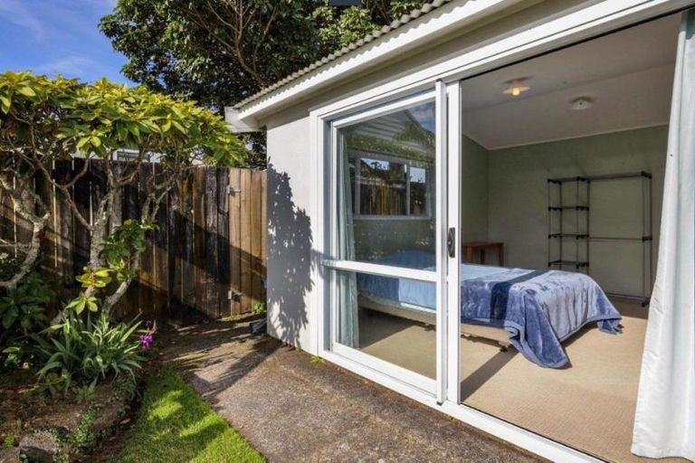 Photo of property in 16 Plympton Street, Brooklands, New Plymouth, 4310