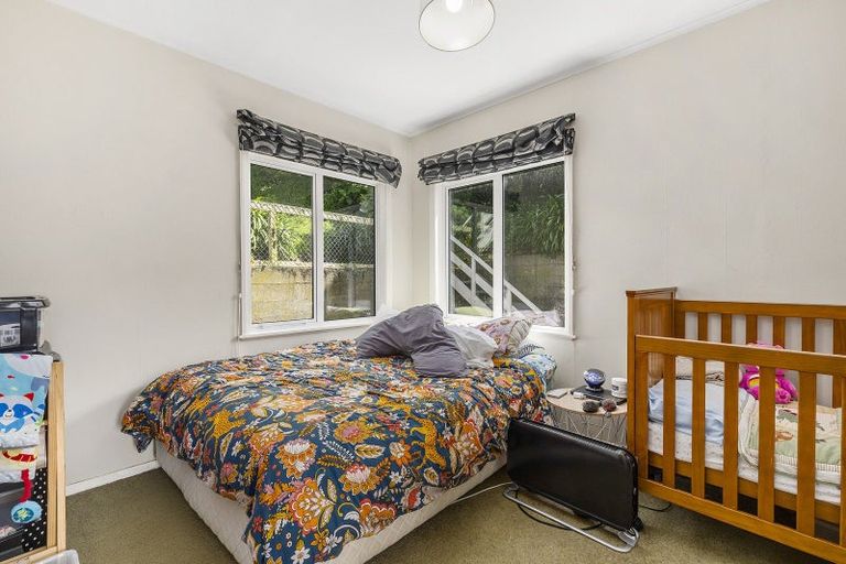 Photo of property in 168 Sutherland Road, Lyall Bay, Wellington, 6022