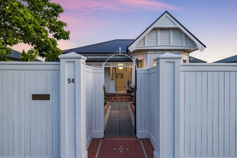 Photo of property in 54 Hawkesbury Avenue, St Albans, Christchurch, 8014