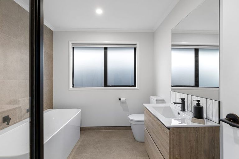 Photo of property in 37 Lockerbie Street, Morrinsville, 3300