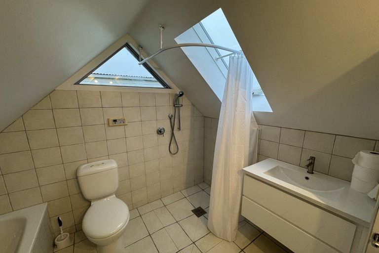 Photo of property in 36a Sutherland Crescent, Melrose, Wellington, 6023