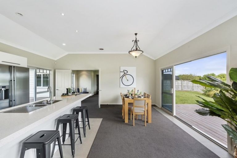 Photo of property in 162 Saint James Drive, Huntington, Hamilton, 3210