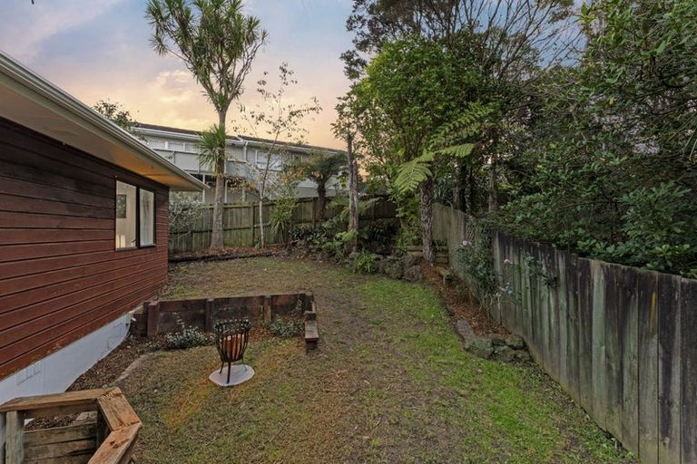 Photo of property in 2/18 Atlantis Place, Totara Vale, Auckland, 0629