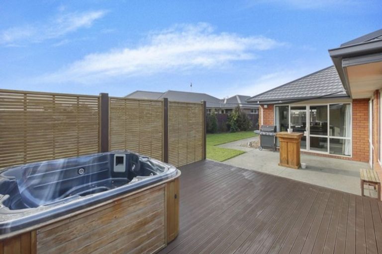 Photo of property in 25 Rochester Crescent, Rolleston, 7614