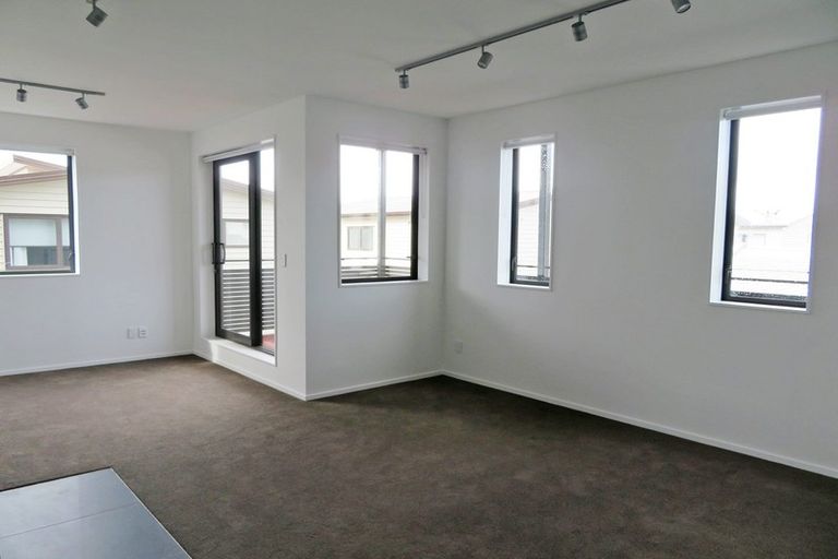 Photo of property in The Firemans Apartments, 103/321 Jackson Street, Petone, Lower Hutt, 5012