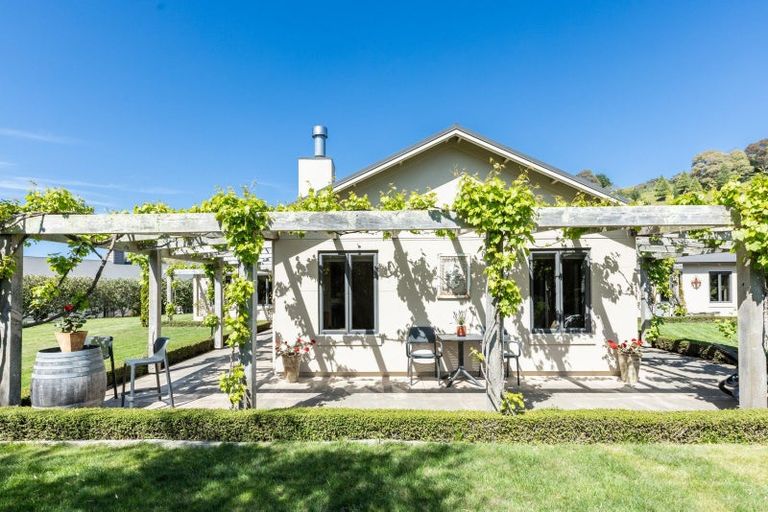 Photo of property in 99 Kent Terrace, Taradale, Napier, 4112