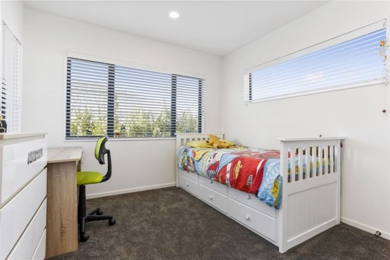 Photo of property in 6 Dida Park Drive, Kumeu, 0810