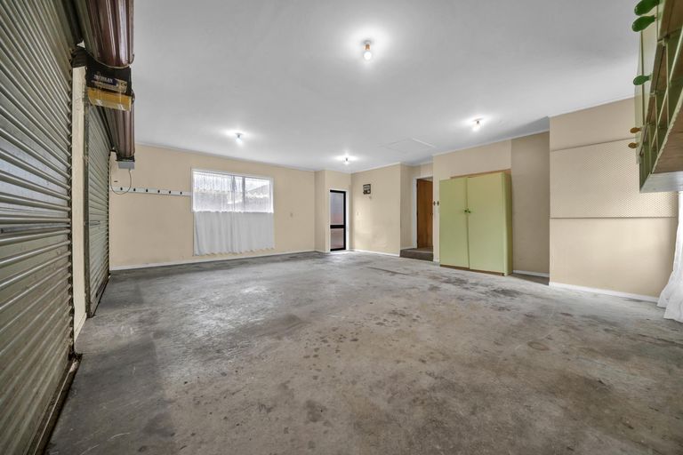 Photo of property in 16 Westholm Way, Pahurehure, Papakura, 2113