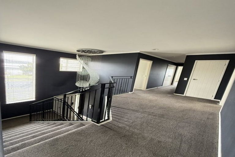 Photo of property in 13 Cornwall Place, Karaka, Papakura, 2113