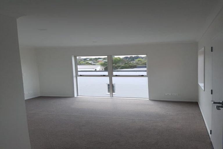 Photo of property in 9 Manutewhau Road, Massey, Auckland, 0614