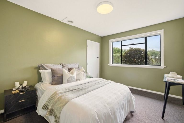 Photo of property in 8 Ardmore Place, Bishopdale, Christchurch, 8053