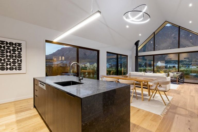 Photo of property in 7 Centurion Court, Jacks Point, 9371