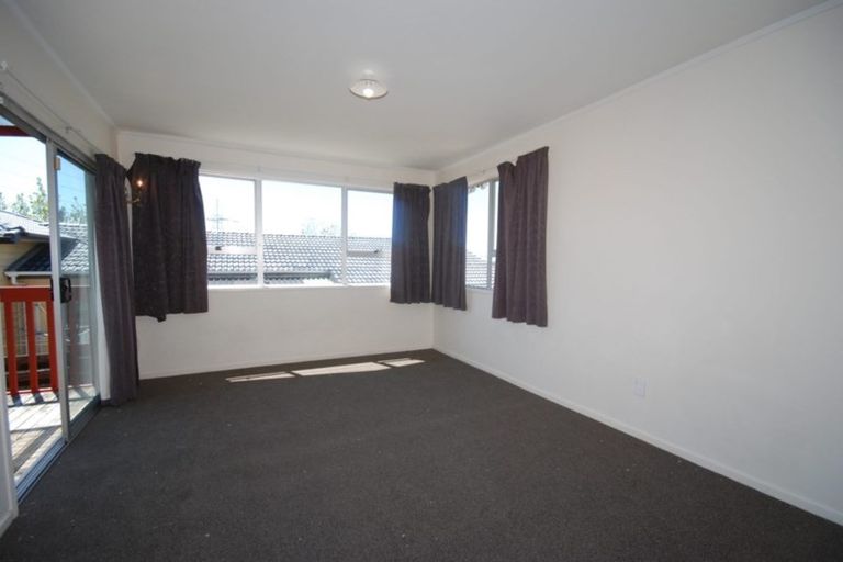 Photo of property in 3 Doone Place, Massey, Auckland, 0614