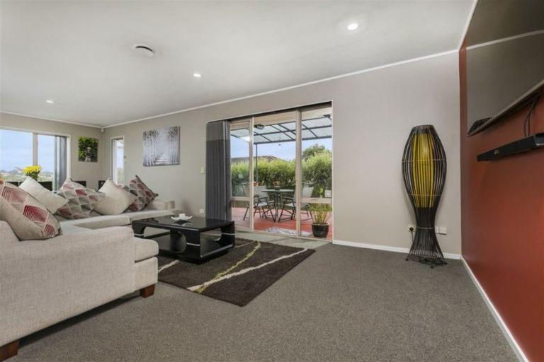 Photo of property in 78 Kingdale Road, Henderson, Auckland, 0610
