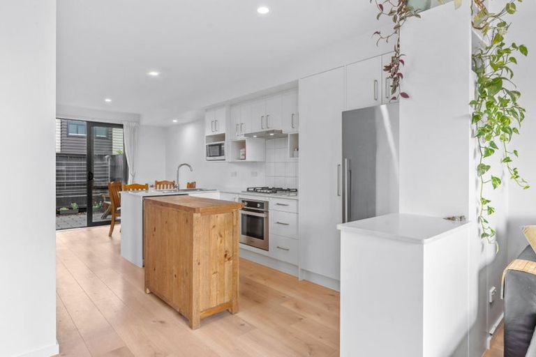 Photo of property in 9 Fuselage Road, Hobsonville, Auckland, 0616