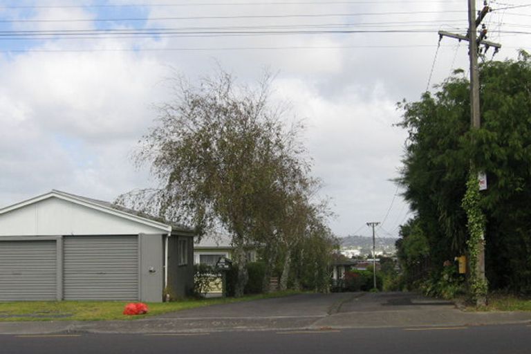 Photo of property in 240c East Coast Road, Forrest Hill, Auckland, 0620