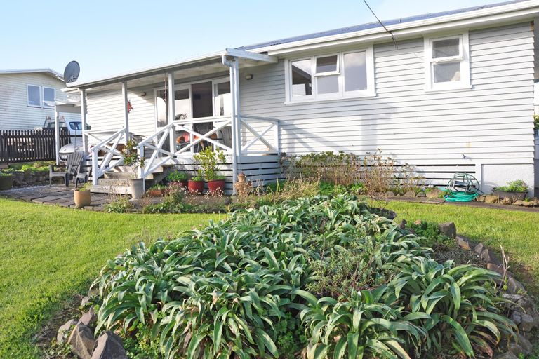 Photo of property in 38 Bickerstaffe Road, Maungaturoto, 0520