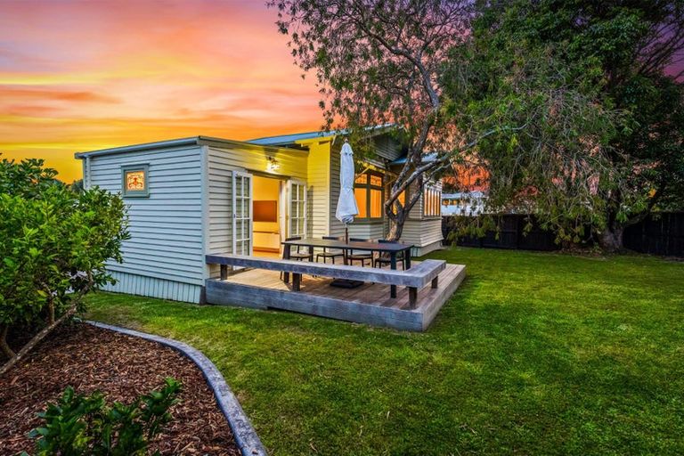 Photo of property in 2a Gardner Avenue, New Lynn, Auckland, 0600