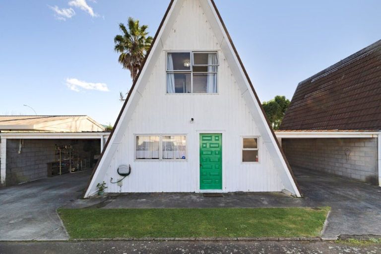 Photo of property in 2/215 Fifteenth Avenue, Tauranga South, Tauranga, 3112