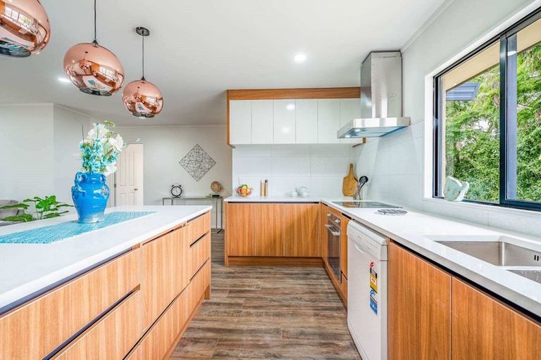Photo of property in 13 Neta Grove, Henderson, Auckland, 0612