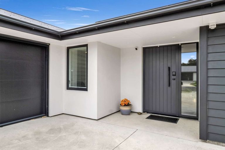 Photo of property in 44 Freedom Drive, Kelvin Grove, Palmerston North, 4414