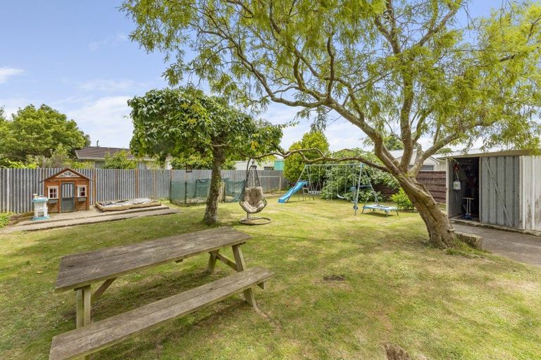 Photo of property in 1 Totara Place, Pahiatua, 4910