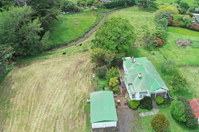 Photo of property in 12 Hull Road, Waiuku, 2123