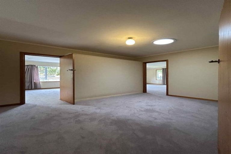 Photo of property in 58 Taikata Road, Te Atatu Peninsula, Auckland, 0610