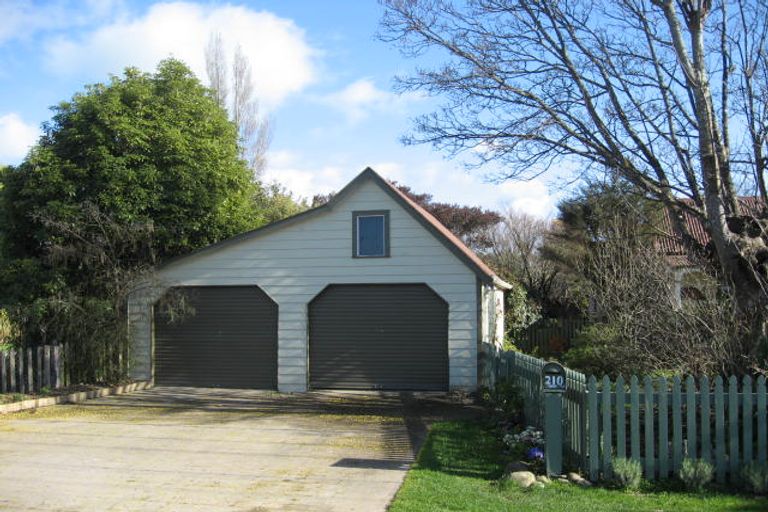 Photo of property in 210 West Street, Greytown, 5712