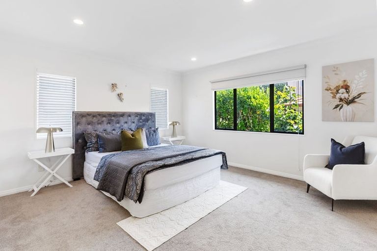 Photo of property in 28a Woodstock Road, Forrest Hill, Auckland, 0620