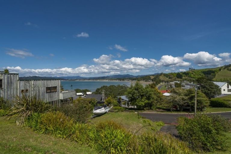 Photo of property in 19 Haddon Crescent, Whitianga, 3510