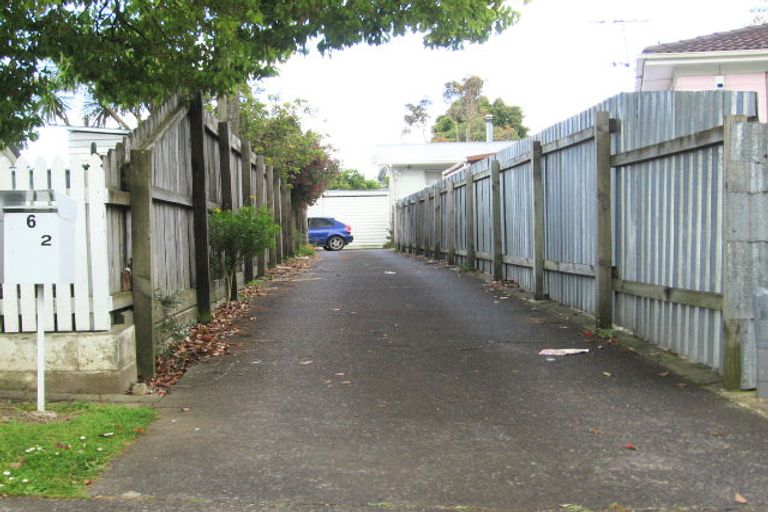 Photo of property in 2/6 Lendenfeld Drive, Papatoetoe, Auckland, 2025