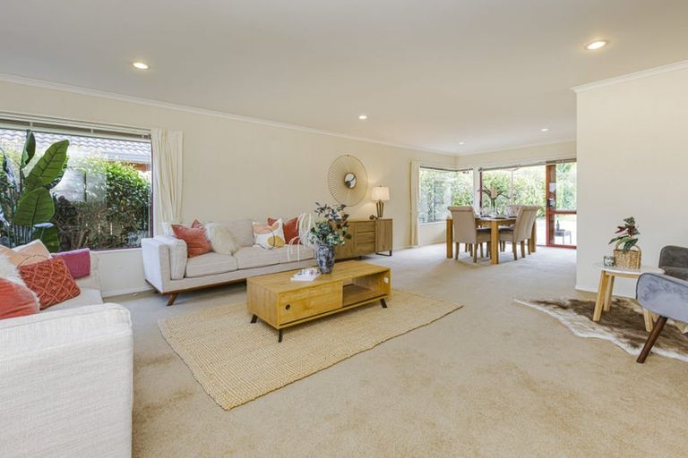 Photo of property in 10 Norm Pellow Drive, Manurewa, Auckland, 2105
