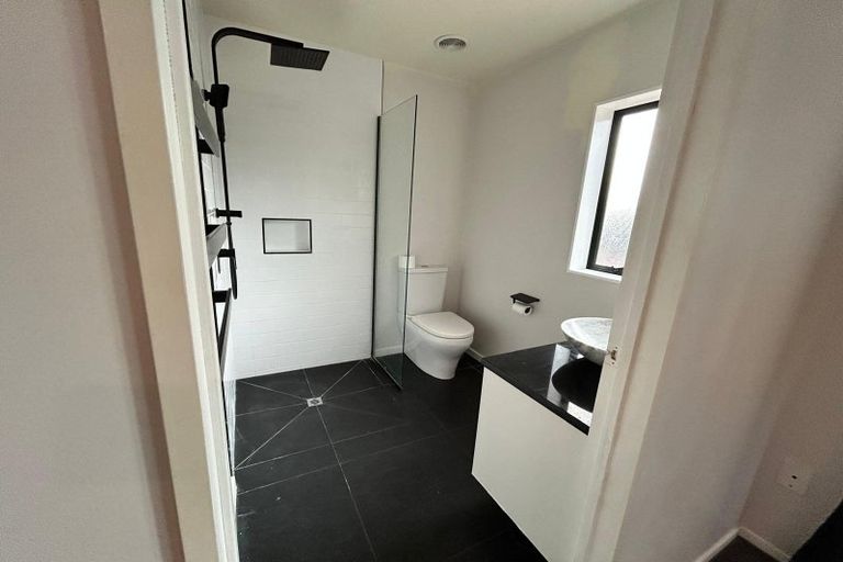 Photo of property in 72 Konini Road, Titirangi, Auckland, 0604
