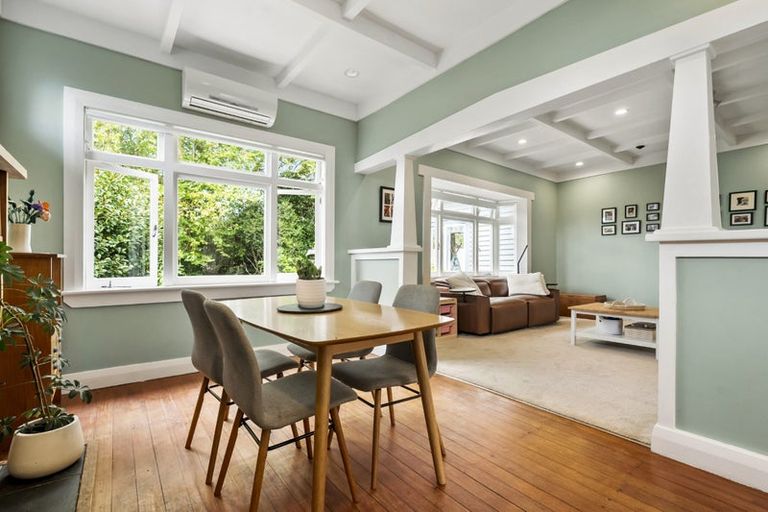 Photo of property in 12 Glade Place, Birkenhead, Auckland, 0626