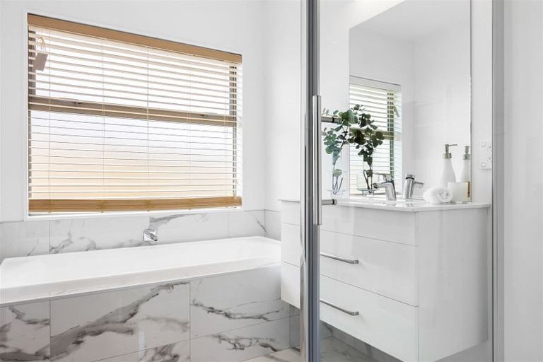 Photo of property in 2 Hapua Lane, Pegasus, 7612