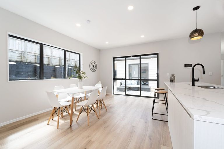 Photo of property in 4 Maraeariki Avenue, Orewa, 0931