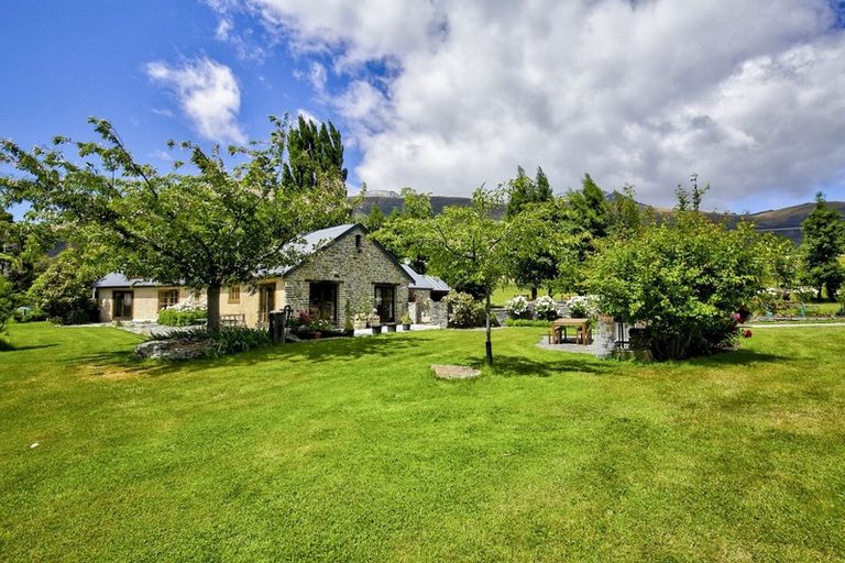 Photo of property in 351 Morven Ferry Road, Arrow Junction, 9371