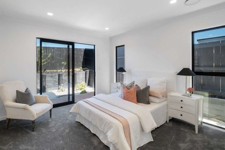 Photo of property in 10 Kotuitui Drive, Wainui, 0992