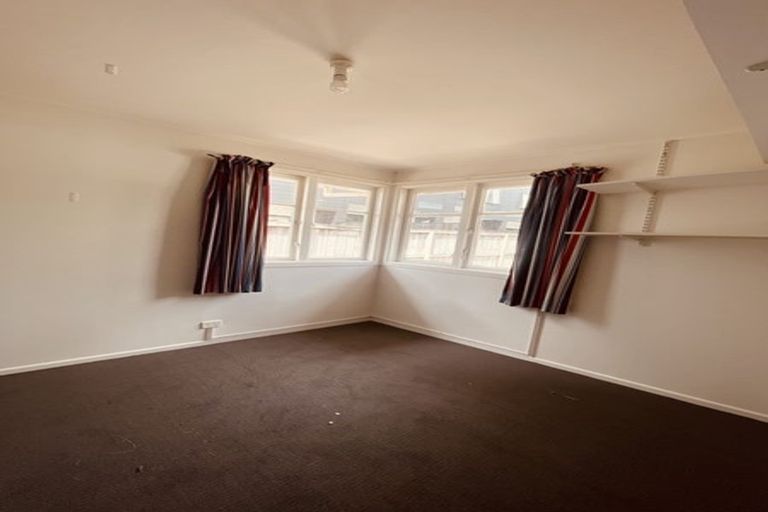 Photo of property in 49 Neil Avenue, Te Atatu Peninsula, Auckland, 0610