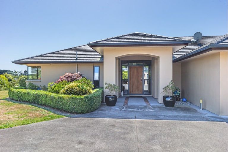 Photo of property in 40 Manakau Heights Drive, Manakau, Otaki, 5583