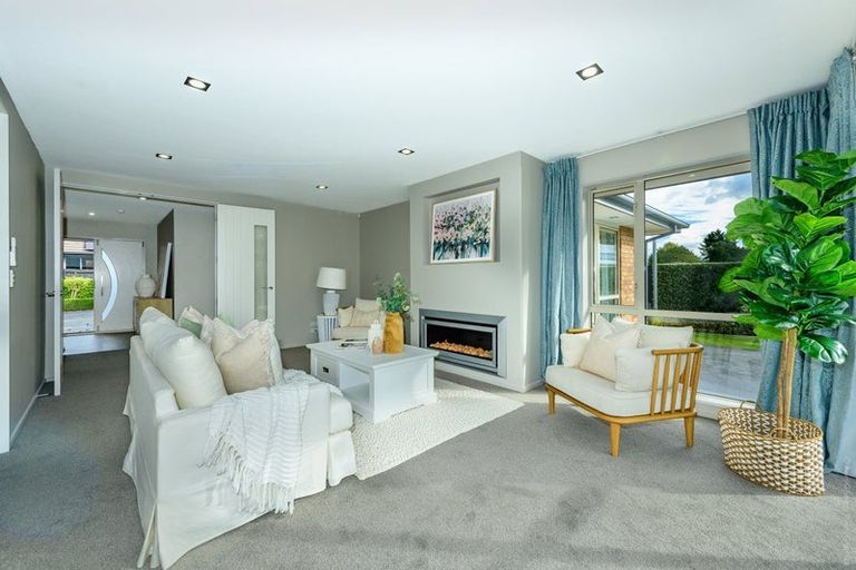 Photo of property in 12 Catkins Lane, Mairehau, Christchurch, 8052