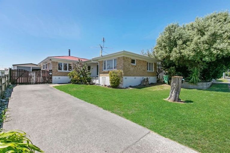 Photo of property in 43 Shirley Avenue, Papakura, 2110